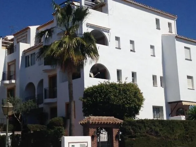 Lovely Spacious 2 Bedroom Flat Between Marbella And Estepona Apartment